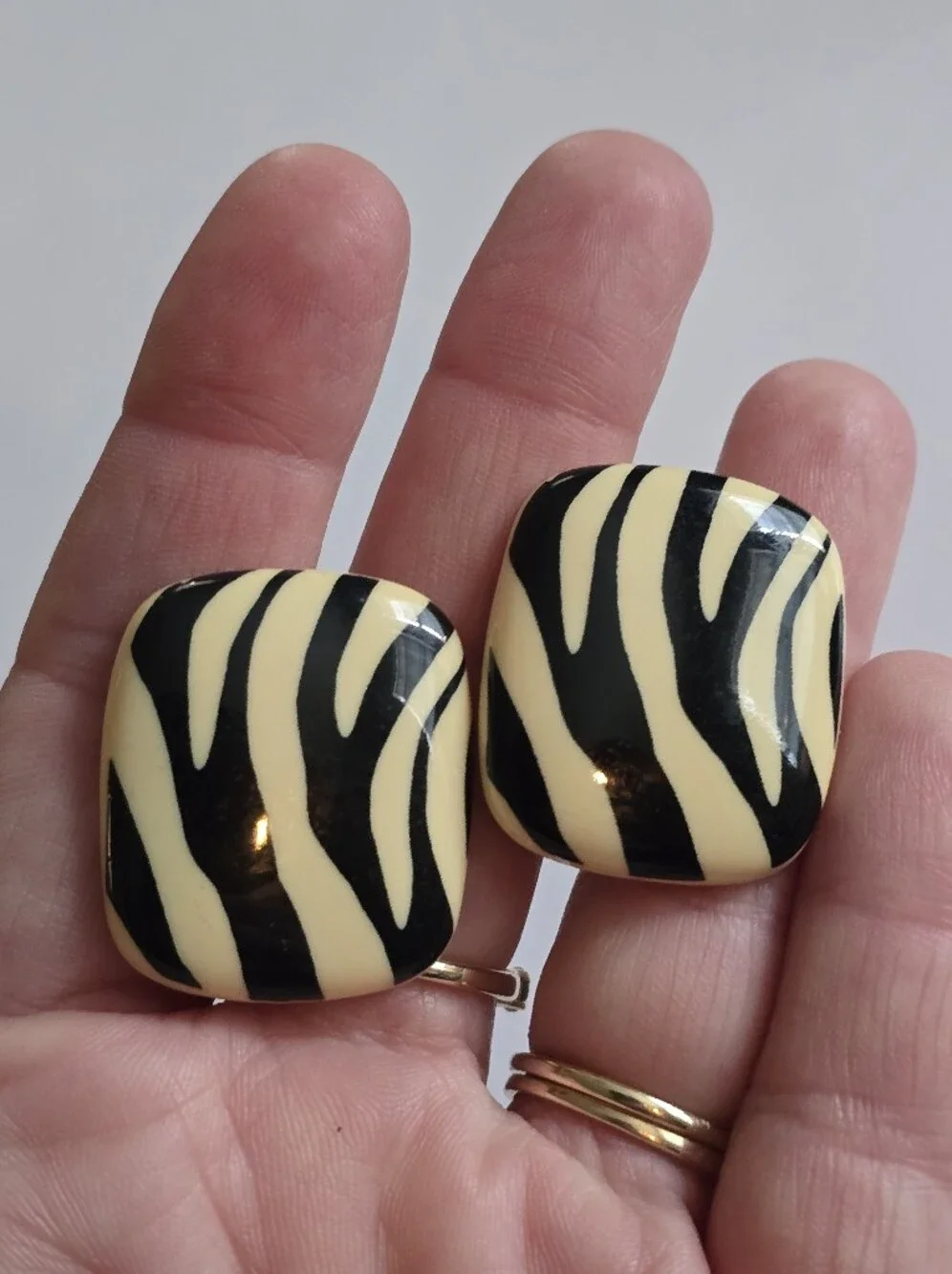 Vintage zebra earrings cream color clipon clip on back bold chunky